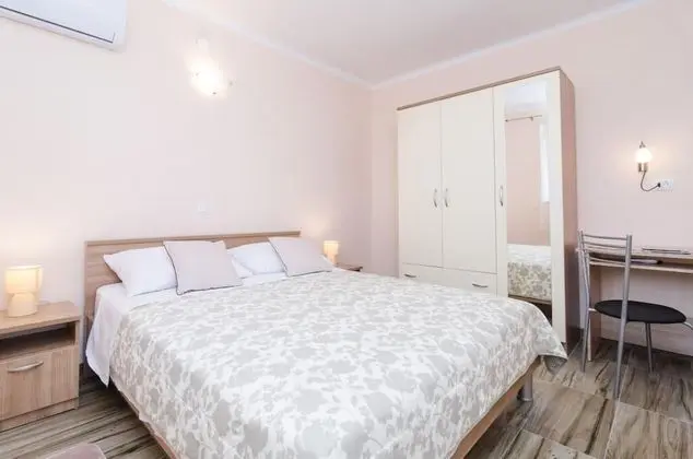 Apart Daire (One-Bedroom Apartment -Lara)