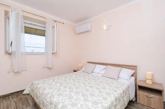 Apart Daire (One-Bedroom Apartment -Lara)