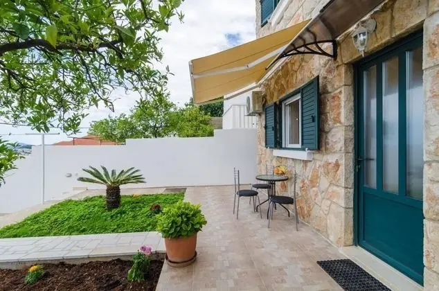 Apart Daire (One-Bedroom Apartment -Lara)