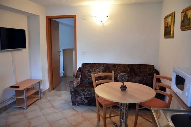 Apart Daire, Zemin Kat