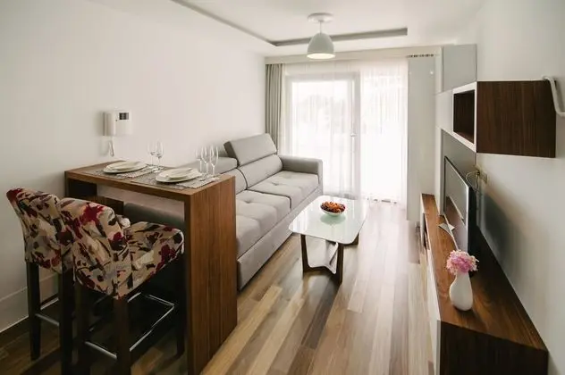 Apart Daire (Leone  Ostojic 2)