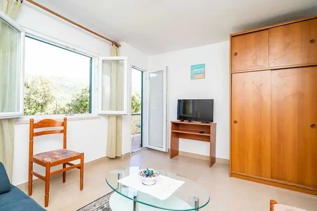Apart Daire (Three-Bedroom Apartment)