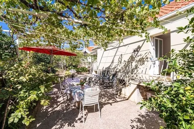 Apart Daire (Three-Bedroom Apartment)