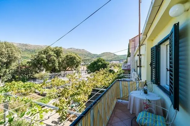 Apart Daire (Three-Bedroom Apartment)