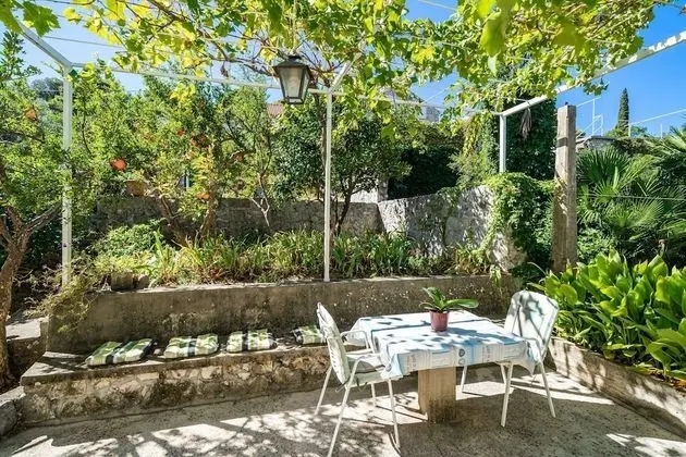 Apart Daire (Three-Bedroom Apartment)