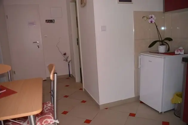 Apartment With Balcony, Forrest View