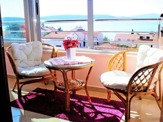 Deluxe Apart Daire, Bahçe Manzaralı