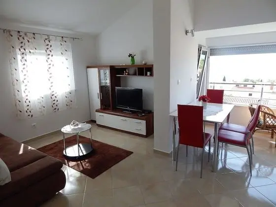 Deluxe Apart Daire, Bahçe Manzaralı