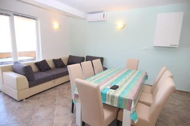 A3; 2 bedrooms & 2 bathrooms apartment