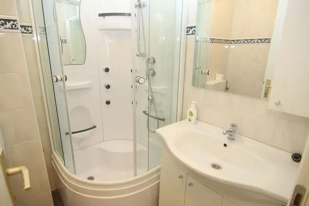 A3; 2 bedrooms & 2 bathrooms apartment