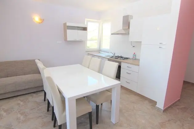 A4; 2 bedrooms & 2 bathrooms apartment