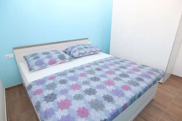 A4; 2 bedrooms & 2 bathrooms apartment