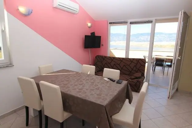 A6. One bedroom apartment 2+2