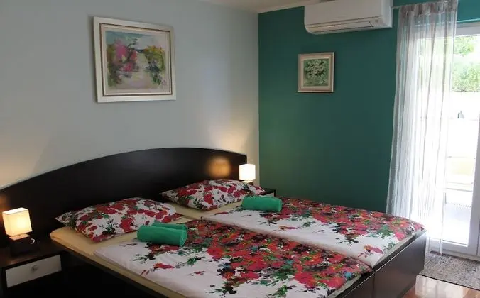 Basic Stüdyo, Teras, Bahçe Manzaralı