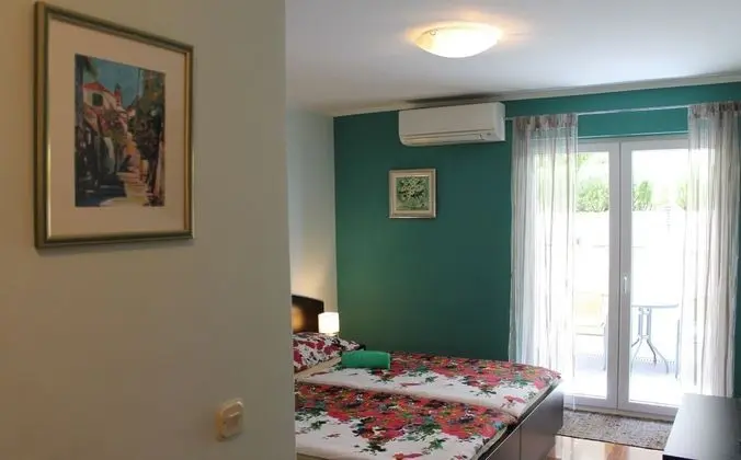 Basic Stüdyo, Teras, Bahçe Manzaralı