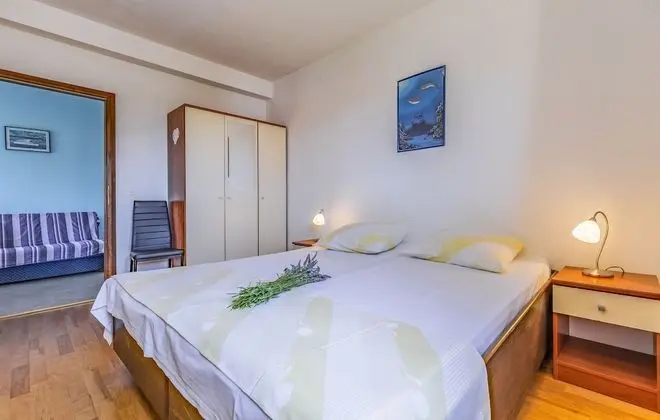 Apart Daire, 2 Yatak Odası, Zemin Kat (B4)