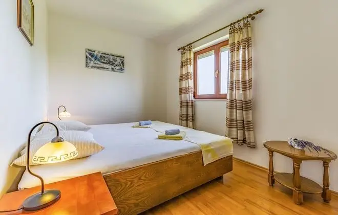 Apart Daire, 2 Yatak Odası, Zemin Kat (B4)