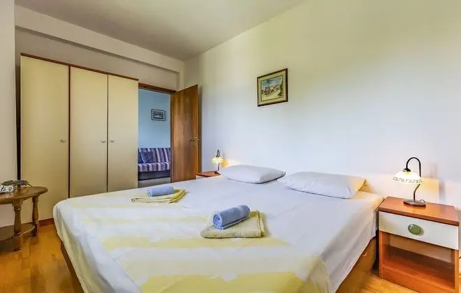 Apart Daire, 2 Yatak Odası, Zemin Kat (B4)