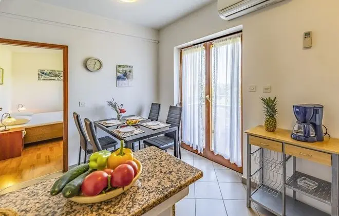 Apart Daire, 2 Yatak Odası, Zemin Kat (B4)