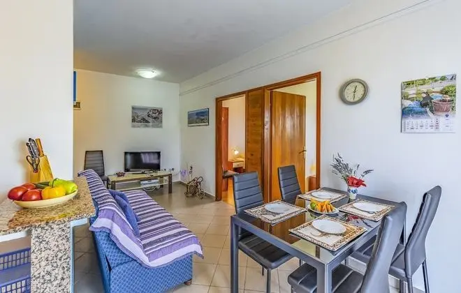 Apart Daire, 2 Yatak Odası, Zemin Kat (B4)