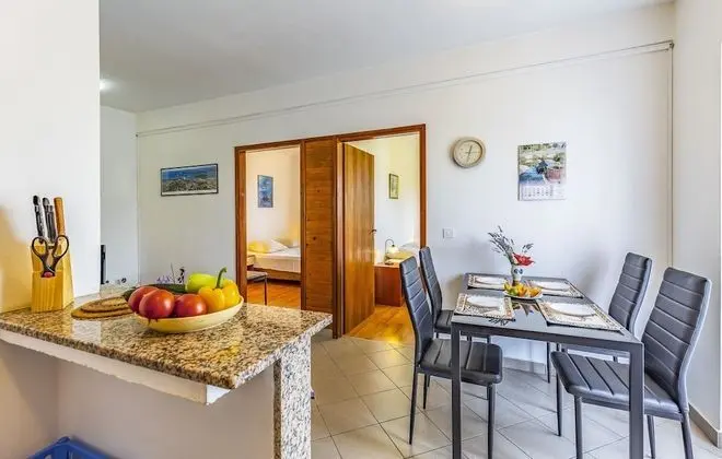 Apart Daire, 2 Yatak Odası, Zemin Kat (B4)