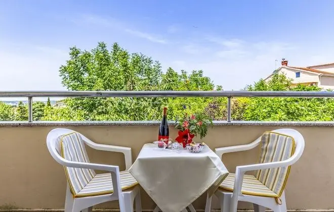 Apart Daire, 2 Yatak Odası, Zemin Kat (B4)