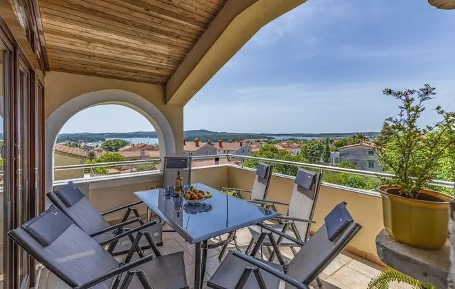 Apart Daire, 3 Yatak Odası, Balkon, Deniz Manzaralı (A6)