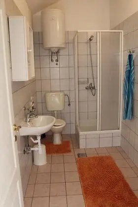 Stüdyo (Studio Apartment with Terrace and Sea)