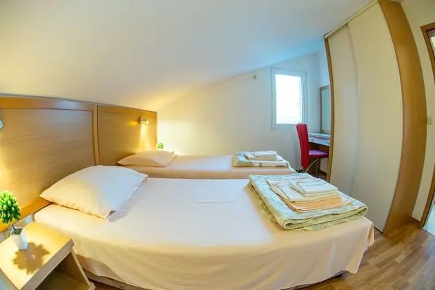 Standard Çatı Katı Süiti (Penthouse)