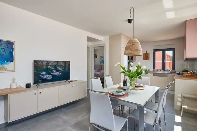 Apart Daire (Two Bedroom Apartment with Balcony)