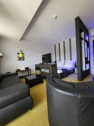 Classic Stüdyo (Crystal Line)