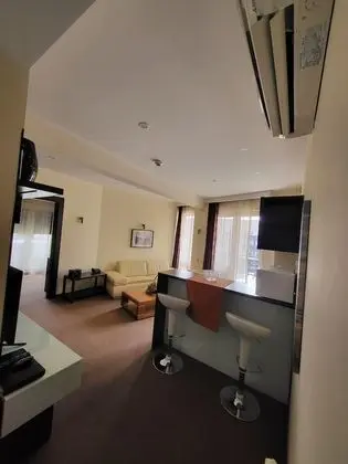 Family Tek Büyük Yataklı Oda, 2 Yatak Odası, Havuz Manzaralı