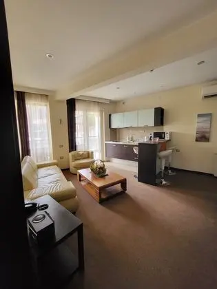 Family Tek Büyük Yataklı Oda, 2 Yatak Odası, Havuz Manzaralı