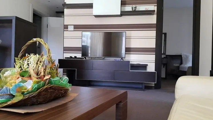 Family Tek Büyük Yataklı Oda, 2 Yatak Odası, Havuz Manzaralı