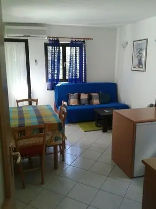 Apart Daire, 2 Yatak Odası, Teras, Bahçe Manzaralı