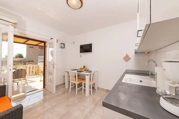 Apart Daire (Apartment with Sea View and Terrace)