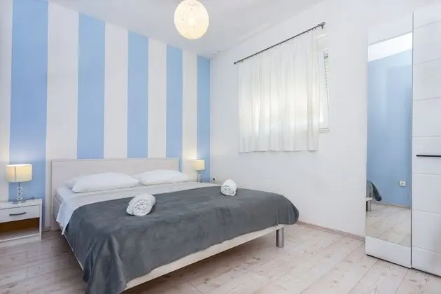 Apart Daire (Two Bedroom Apartment with Balcony)