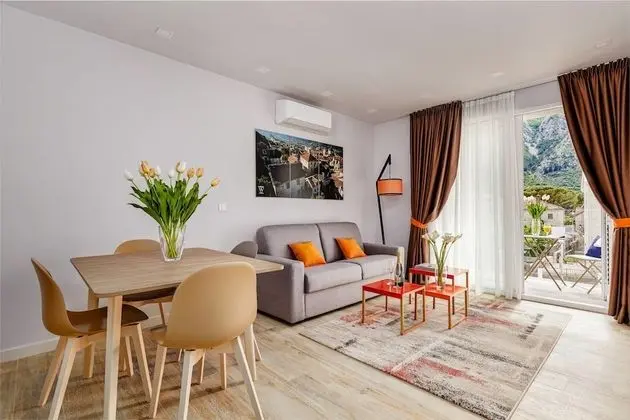 Deluxe Apart Daire, Bahçe Manzaralı