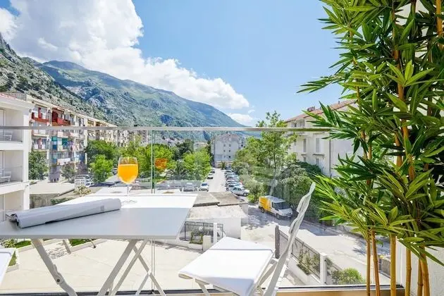 Deluxe Apart Daire, Bahçe Manzaralı
