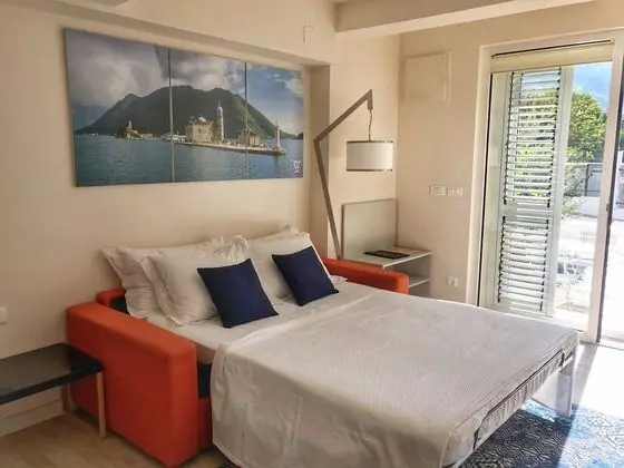 Stüdyo, Bahçe Manzaralı