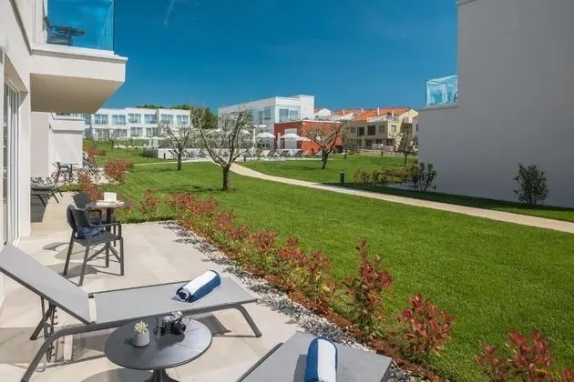 Luxury Apart Daire, Teras, Havuz Manzaralı