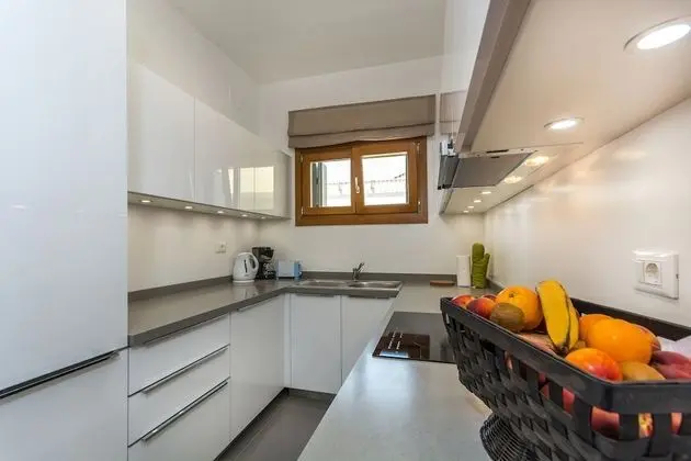 Premium Apart Daire, Bahçe Manzaralı