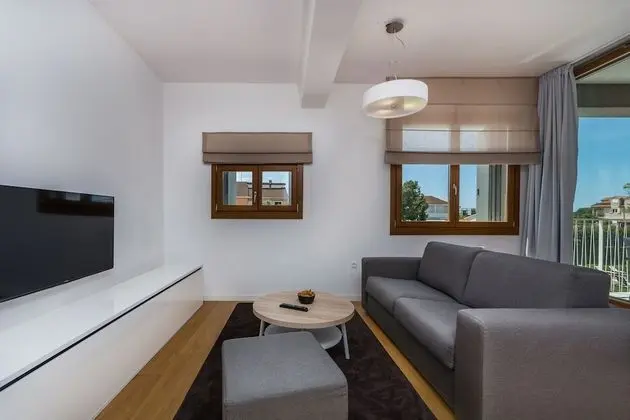 Premium Apart Daire, Bahçe Manzaralı