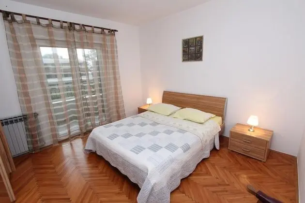 Apartment, 3 Bedrooms, Balcony (first floor)