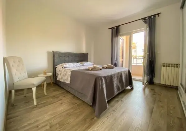 Apartment, 3 Bedrooms, Balcony (first floor)