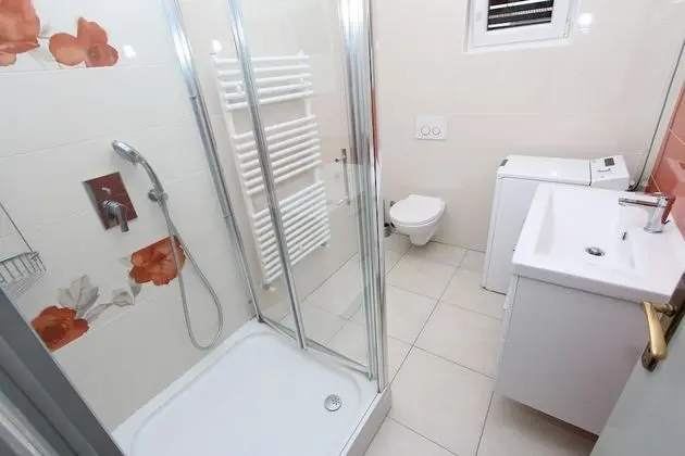 Apartment, 3 Bedrooms, Balcony (first floor)