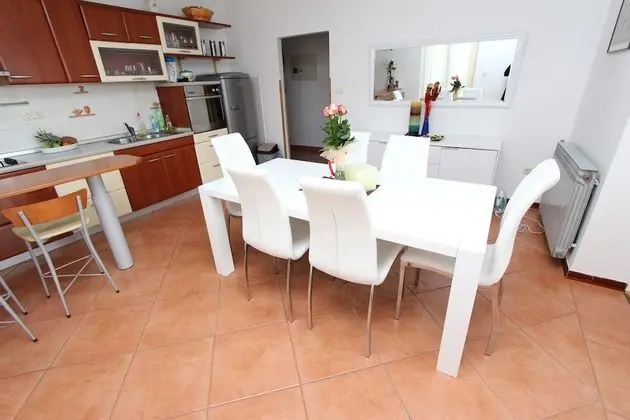 Apartment, 3 Bedrooms, Balcony (first floor)