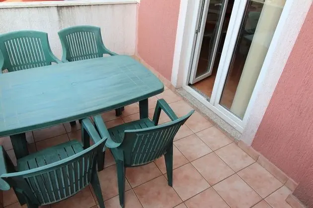 Apartment, 3 Bedrooms, Balcony (first floor)