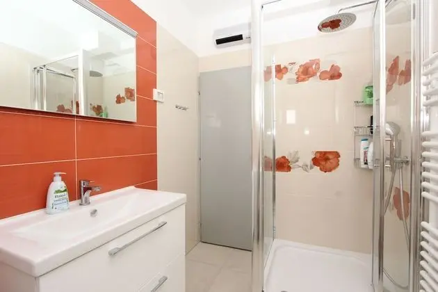 Apartment, 3 Bedrooms, Balcony (first floor)