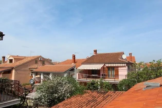 Apartment, 3 Bedrooms, Balcony (first floor)